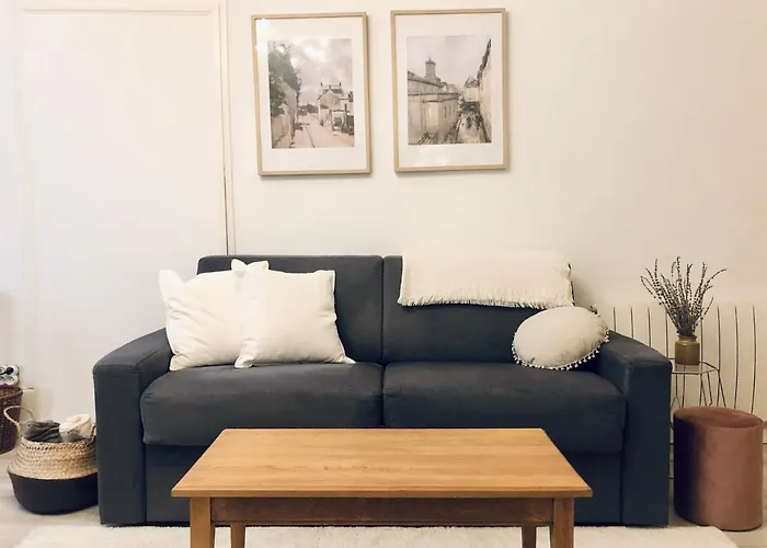 Elegant Apartment In Historic Center Of Tournon