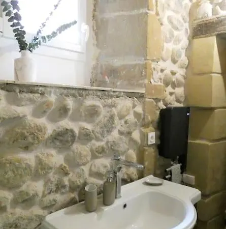 Elegant Apartment In Historic Center Of Tournon Extérieur photo